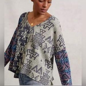 Patterned V-Neck Women Top